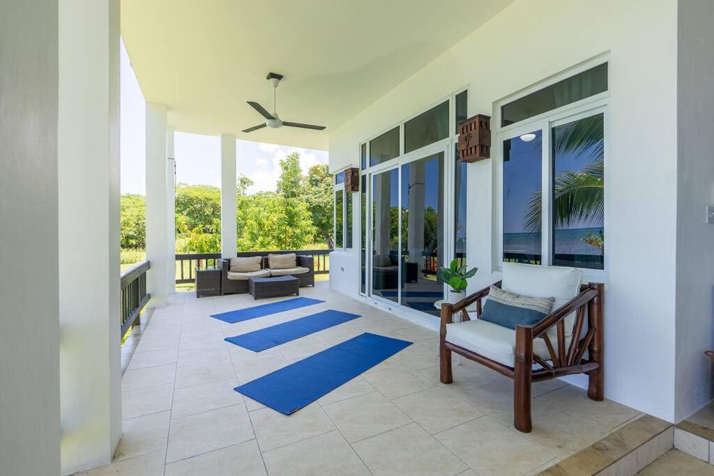 Ivy'S Cove Beach Side Condo - Luxury Villa Whitehouse Esterno foto