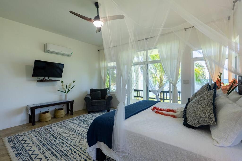 Ivy'S Cove Beach Side Condo - Luxury Villa Whitehouse Esterno foto
