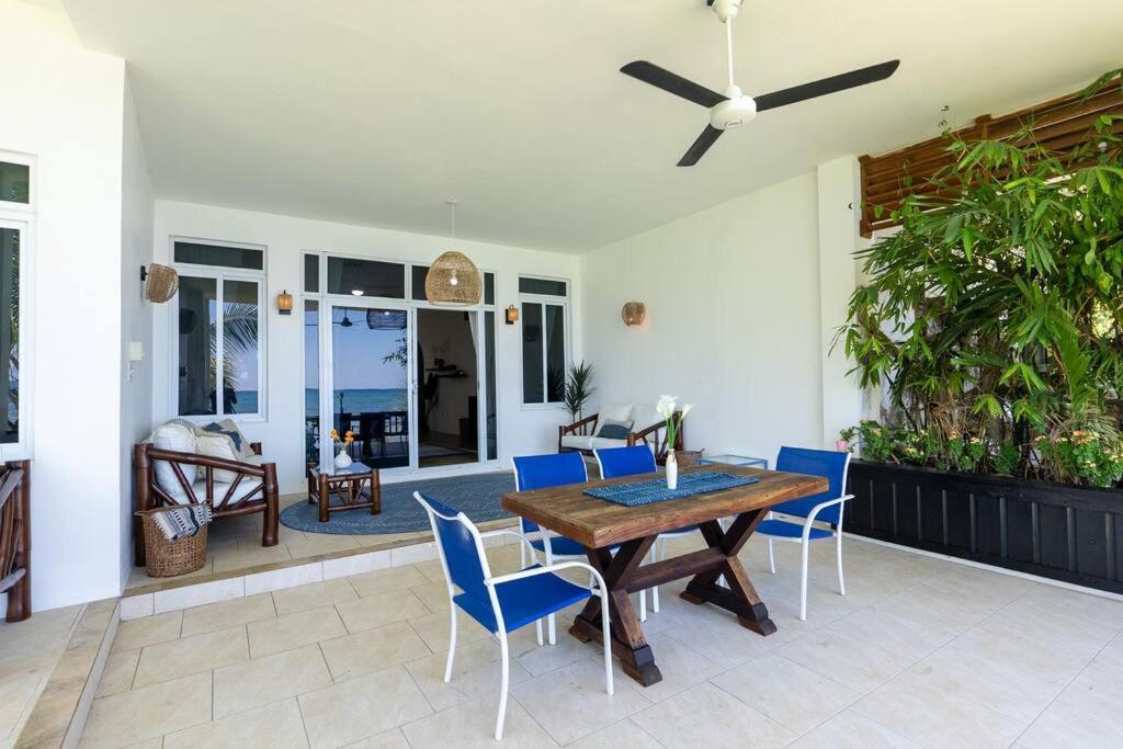 Ivy'S Cove Beach Side Condo - Luxury Villa Whitehouse Esterno foto