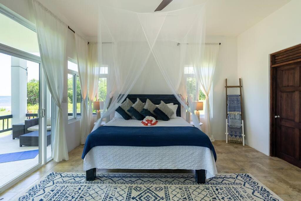 Ivy'S Cove Beach Side Condo - Luxury Villa Whitehouse Esterno foto